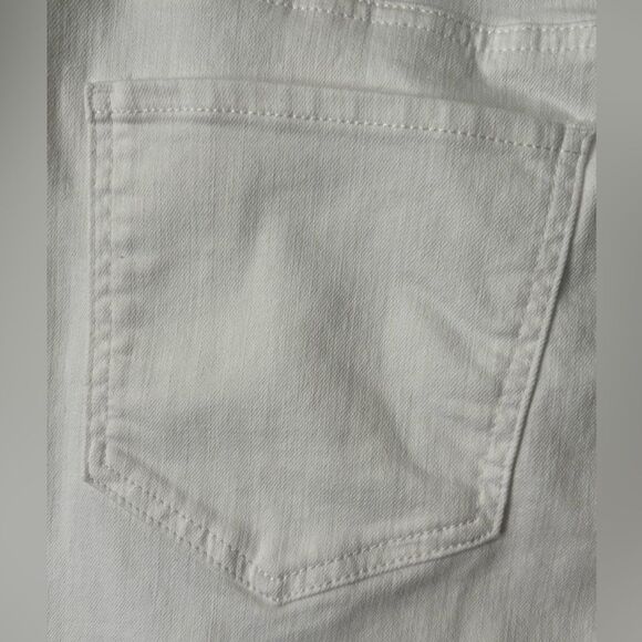 NWT Croft & Barrow Mid-Rise Cropped White Pants Jeans Plus Size 16 Eyelet Hem - Picture 7 of 11
